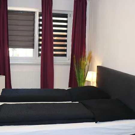 Arthaus Bed & Breakfast 3*
